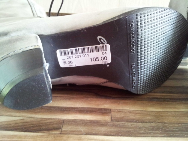 NEU! hellgraue Halbstiefel von Carinii