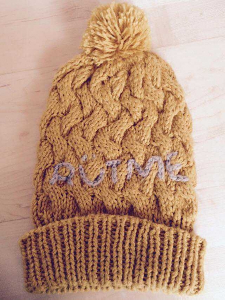 RÜTME // Wollmütze mit Bommel