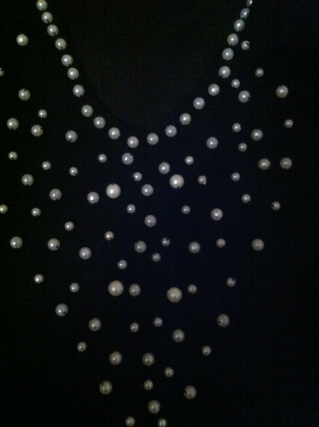 Rückenfreies Perlenkleid NEU