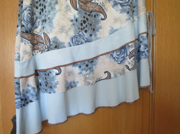 2-Teiler (Rock und Oberteil), Gr.40/42,  blau, neu