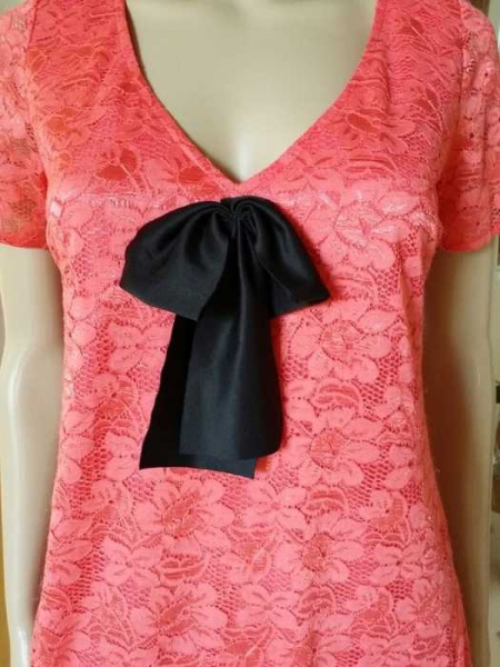 Super süsser Kleid aus Spitze in Coral Farbe / NOR-BJ