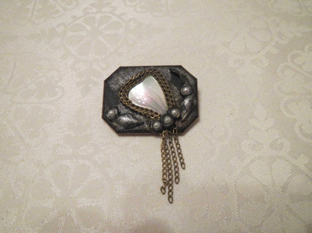 Vintage Brosche mit Perlmutt