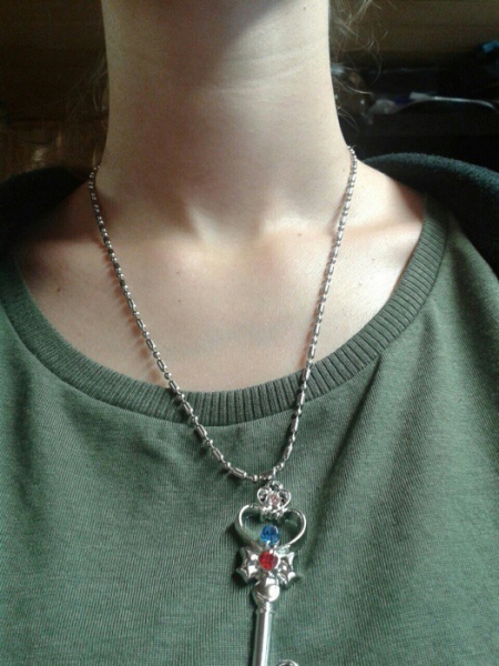 Sailor Moon Zeitreiseschlüssel mit Steinchen