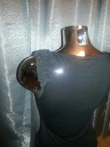 Madonna Top schwarz extravagante Blumenranke Bordure am Träger Gr. 36