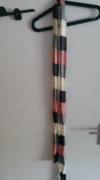 dünner gestreifter Schal