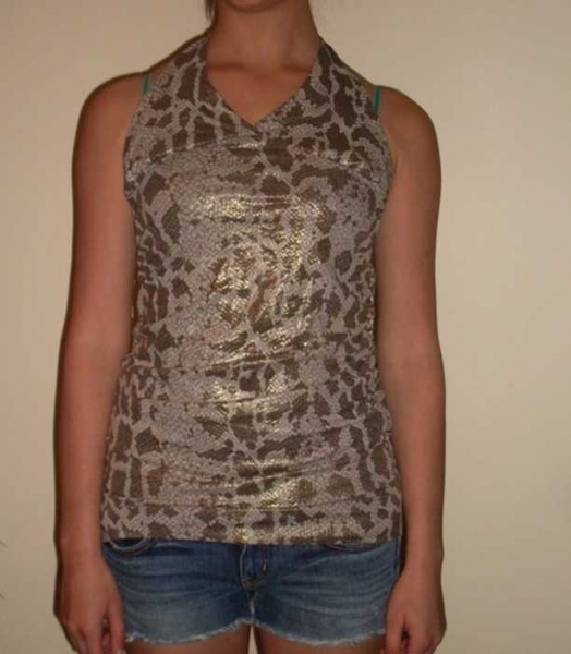 gerafftes top in schlangenleder optik 