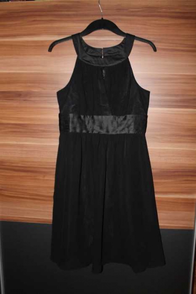 Kleid / Cocktailkleid / schwarz / s. Oliver