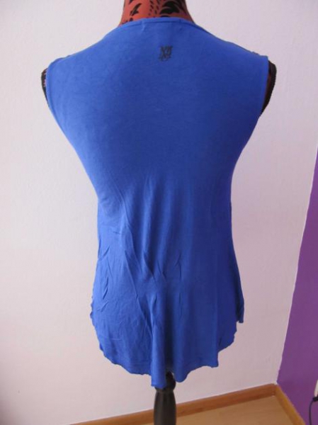 blaues Oberteil von Mango