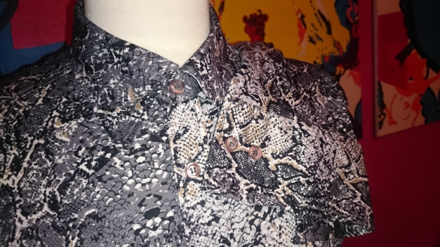 Herrenhemd Echse Schlange