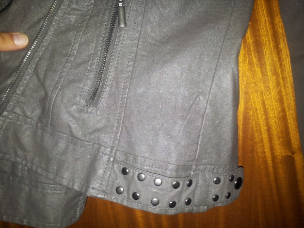 Graue Kunstlederjacke