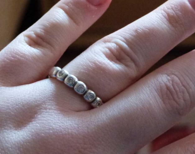 Pandora Ring mit Silbersteinchen