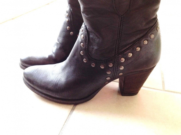 Mjus / coole Stiefelette mit Nieten 