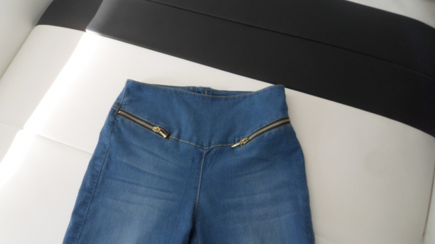 High Waist Jeans - Vero Moda - S/M - Top-Zustand