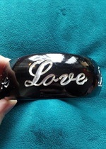 großer Armreif LOVE schwarz