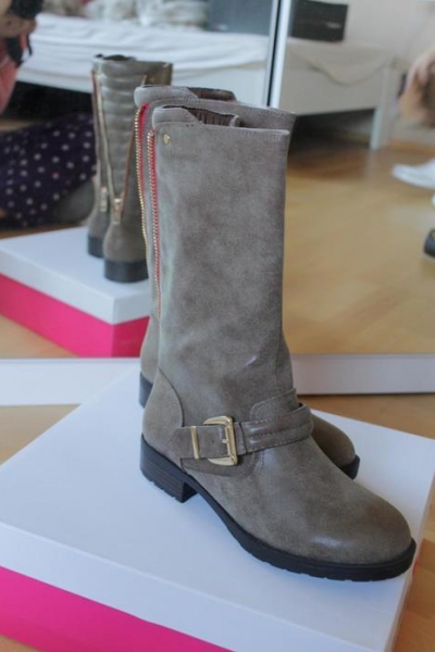 NEU! Stiefel, braun, Größe 39, roter Reißverschluss.