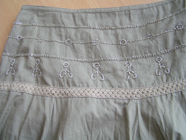 Süsser Pailetten Spitzenrock Rock mit Spitze Khaki Gr. 40 Neu