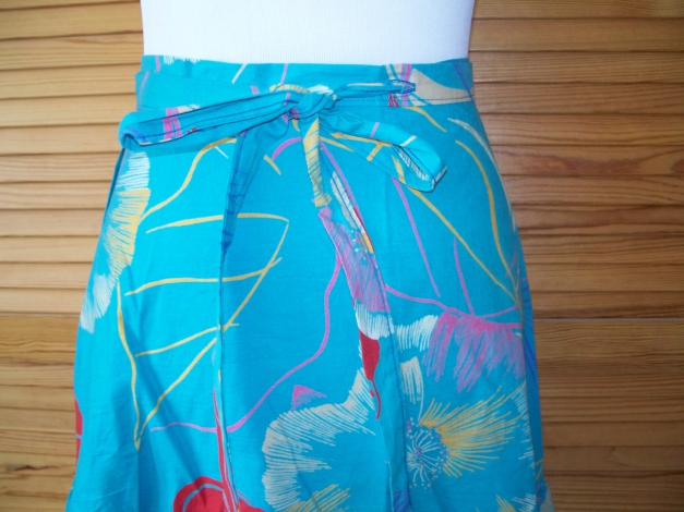 VINTAGE// Bunt gemusterter Wickelrock mit Volant (ausgestellt) (Gr. 36-38)