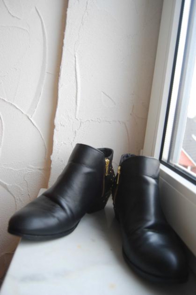 Schwarze Stiefeletten  Boots Schuhe Trendi