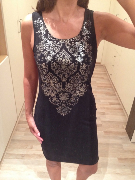 Kurzes Kleid mit Goldprint