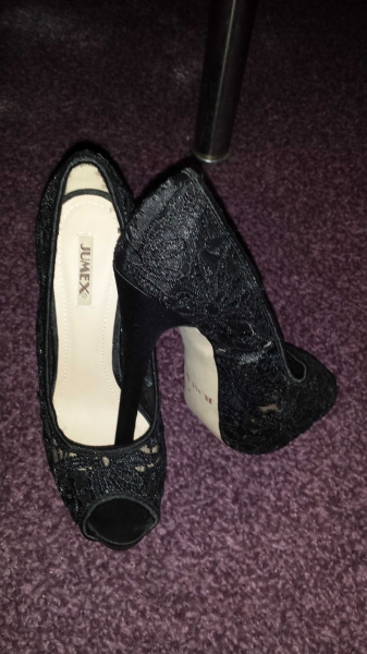 Peeptoes mit Spitze Neu Größe 36