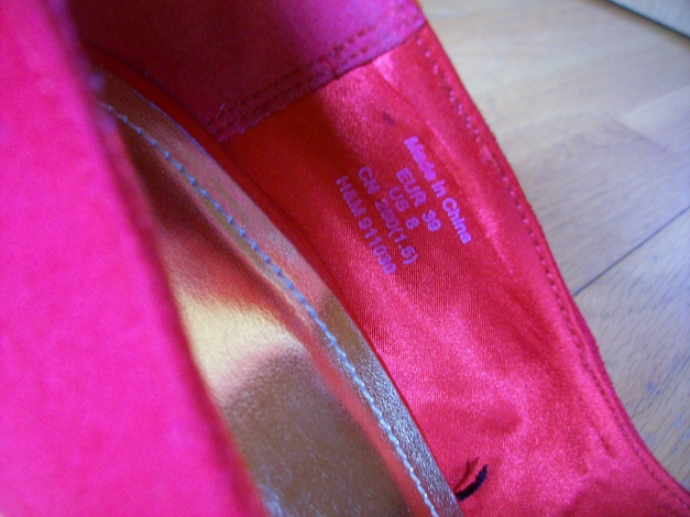 Rote Peeptoes mit Schleife