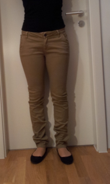 one green elephant Röhrenhose in kaki