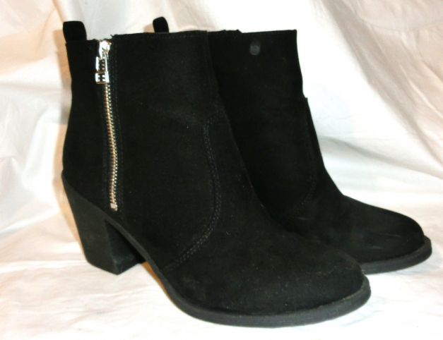 hohe schwarze Schuhe