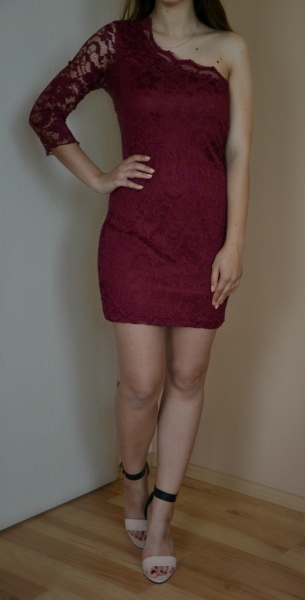 Weinrotes kurzes Kleid aus Spitze one shoulder 34 36 S Blogger Ärmel