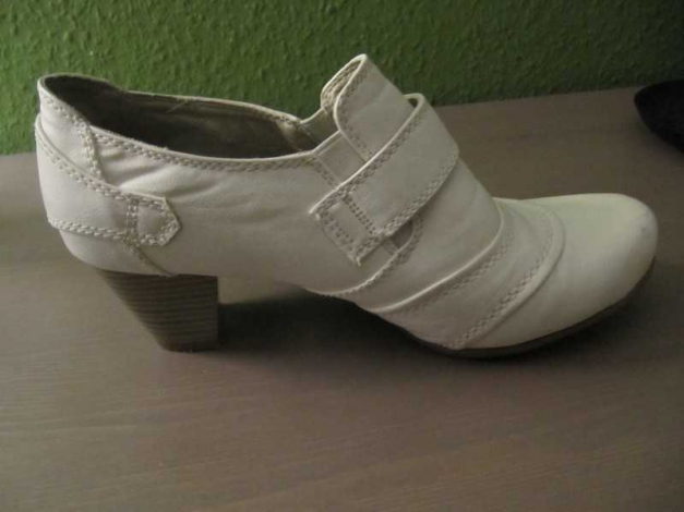 Weiße Stiefelletten