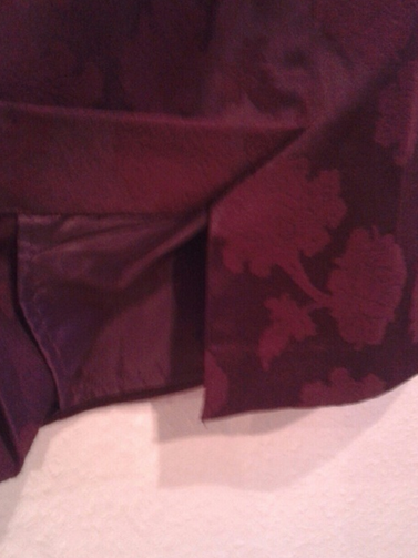 Figurbetontes Cocktailkleid mit Blumenmuster