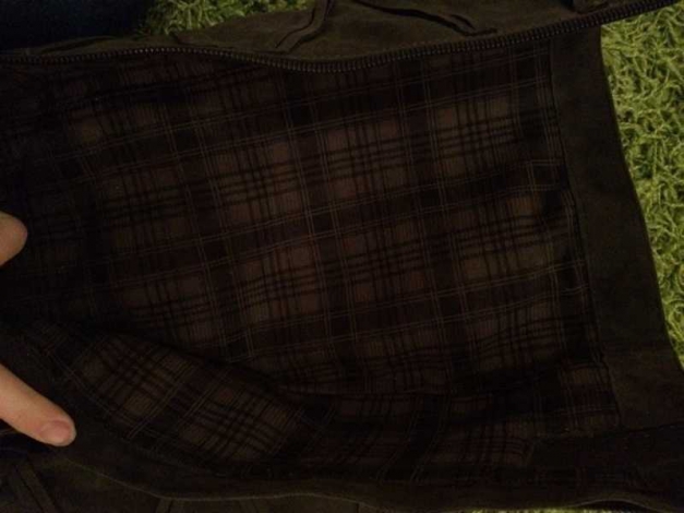 braune Winterstiefel mit Bändern