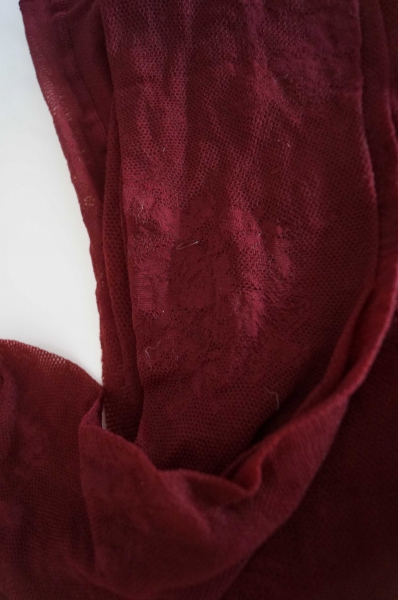 Weinfarbene Strümfe mit Blumenmuster L auch M evtl XL da dehnbar