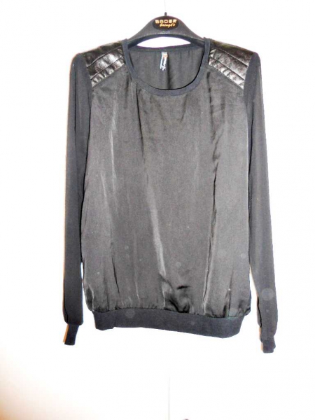 Pullover mit Leder-Applikation