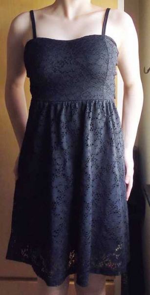 Spitzenkleid, Rückenausschnitt, edel