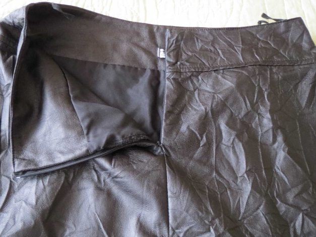 Rock, Lederoptik, Gr.40/42, schwarz