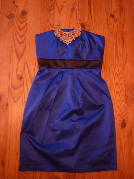 Wunderschönes blaues Ballkleid