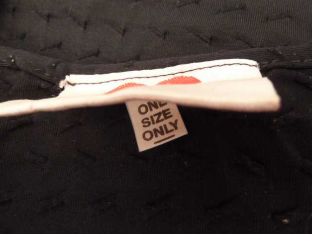 schwarzes kurzes Kleid mit Struktur, Made in UK, Größe 34 / 36