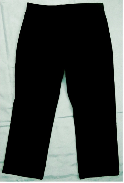 Michele Stoff-Hose schwarz - Mit Zierknöpfen an den Unterbeinen - Wohl Größe 40