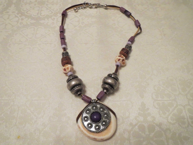 Kette mit Anhänger, 24 cm