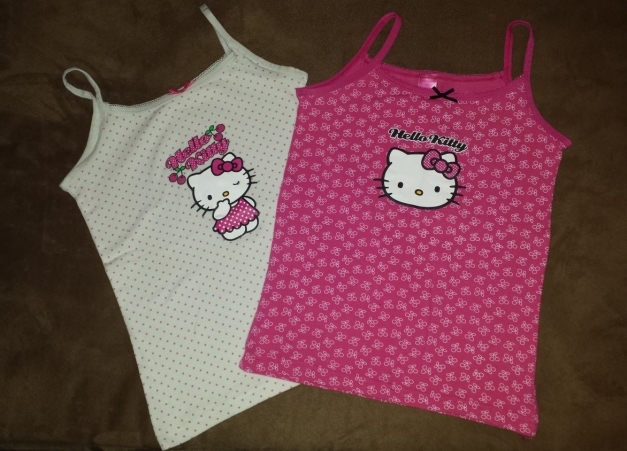 süße Unterhemden von Hello Kitty Gr. 122/128