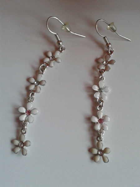 Blumen Ohrringe mit bunten Steinchen