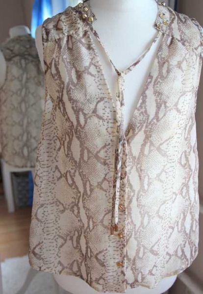 Schlangen/Nieten Bluse 