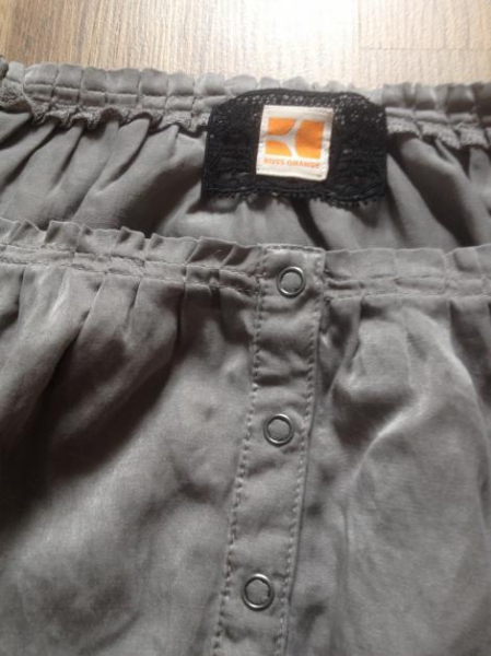 graues Bossshirt aus Seide