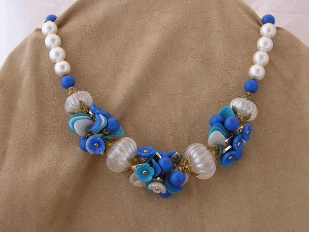 Statement-Kette mit Perlen in blau/türkis