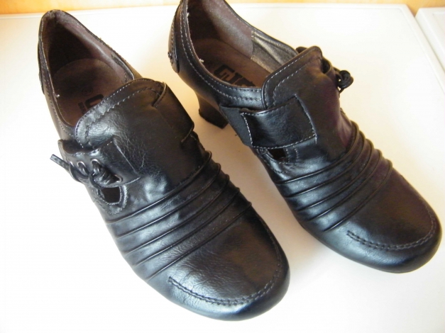 Schuhe Halbschuhe Gr.39 schwarz