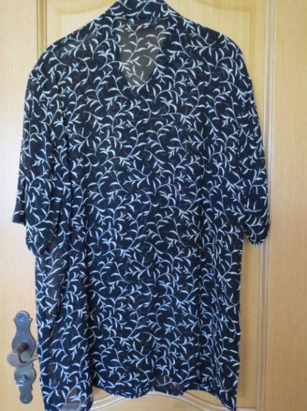 Sommerbluse,lang,schwarz-beige,neu