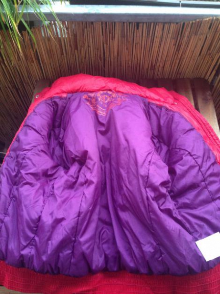 Rote warme Daunenjacke für den Winter von Edc by Esprit