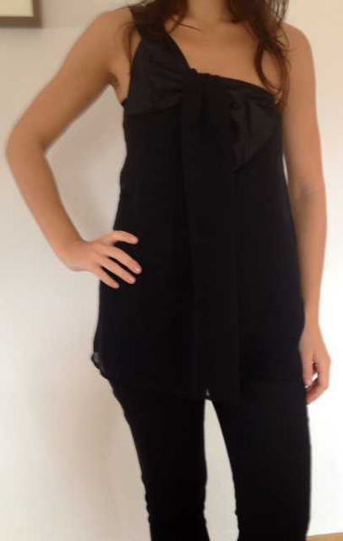 One-Shoulder Top von Lipsy mit Schleife