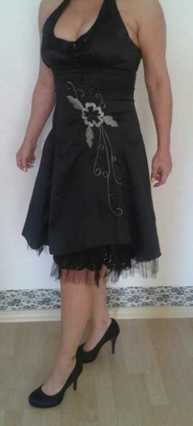 schwarzes Kleid sylvester festlich hochzeit