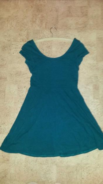 Süßes Kleid mit Schleife